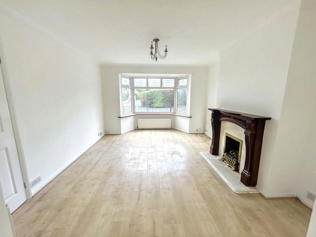Property image 2 of 12