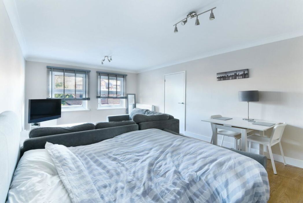 Flat 42 - Castle House, Sutton, SM2 6QE