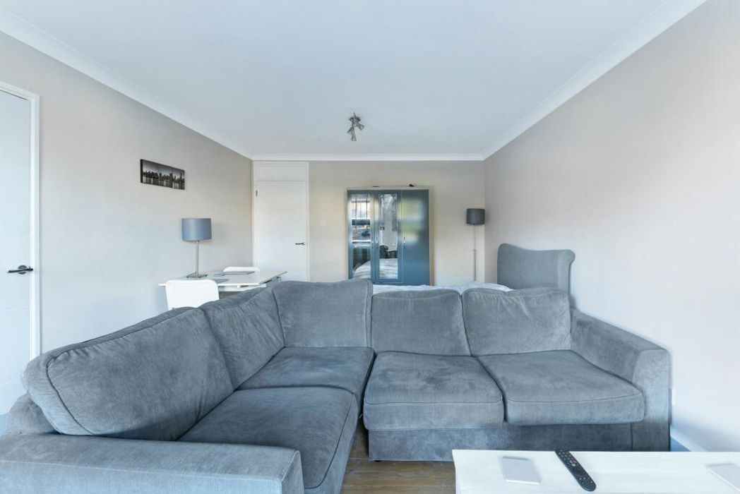 Flat 42 - Castle House, Sutton, SM2 6QE