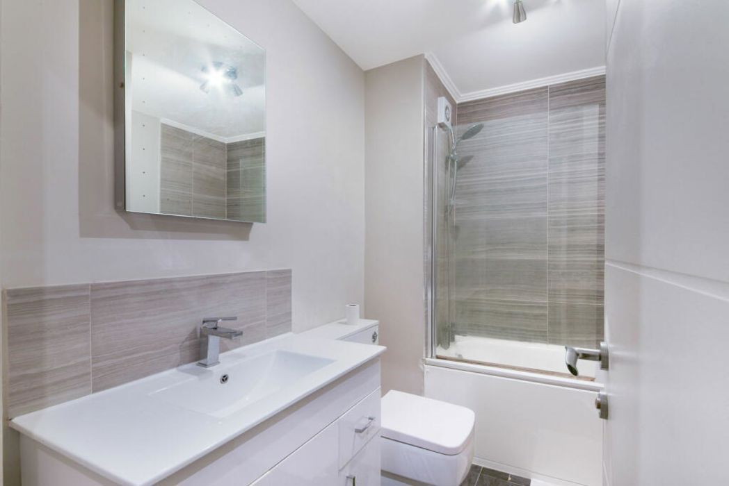 Flat 42 - Castle House, Sutton, SM2 6QE