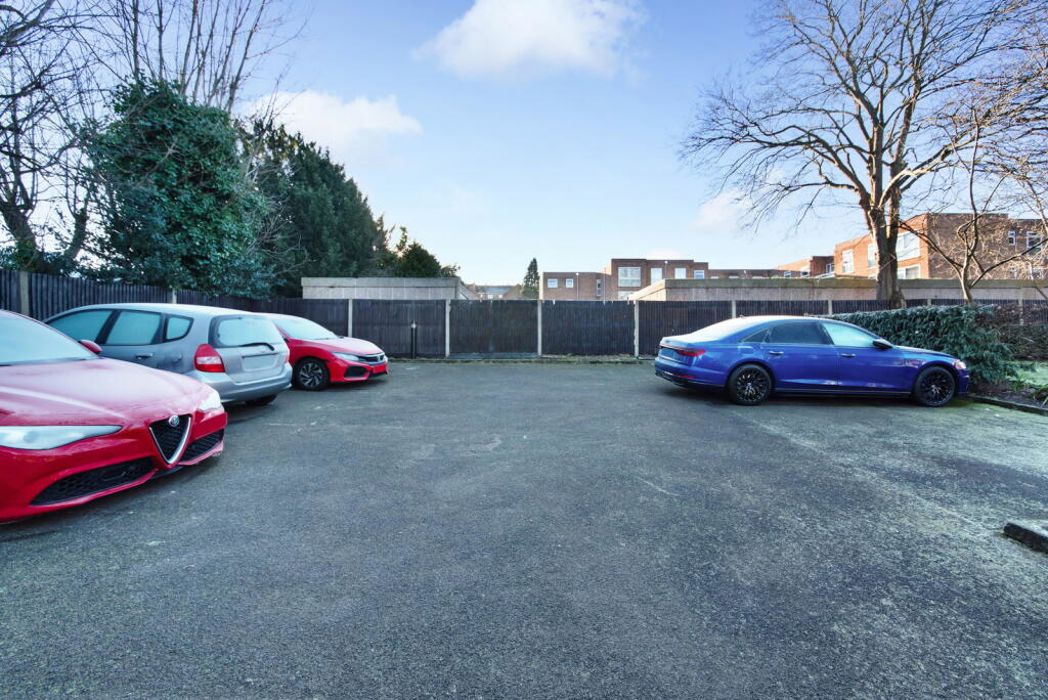 Flat 42 - Castle House, Sutton, SM2 6QE