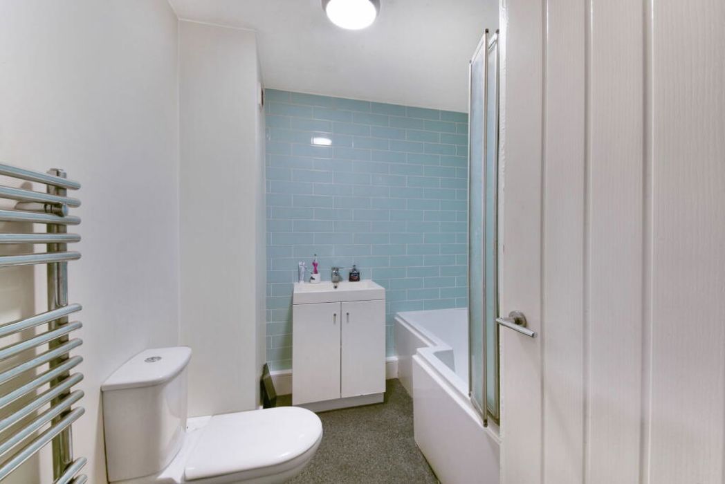 Flat 39 - Castle House, Sutton, SM2 6QE