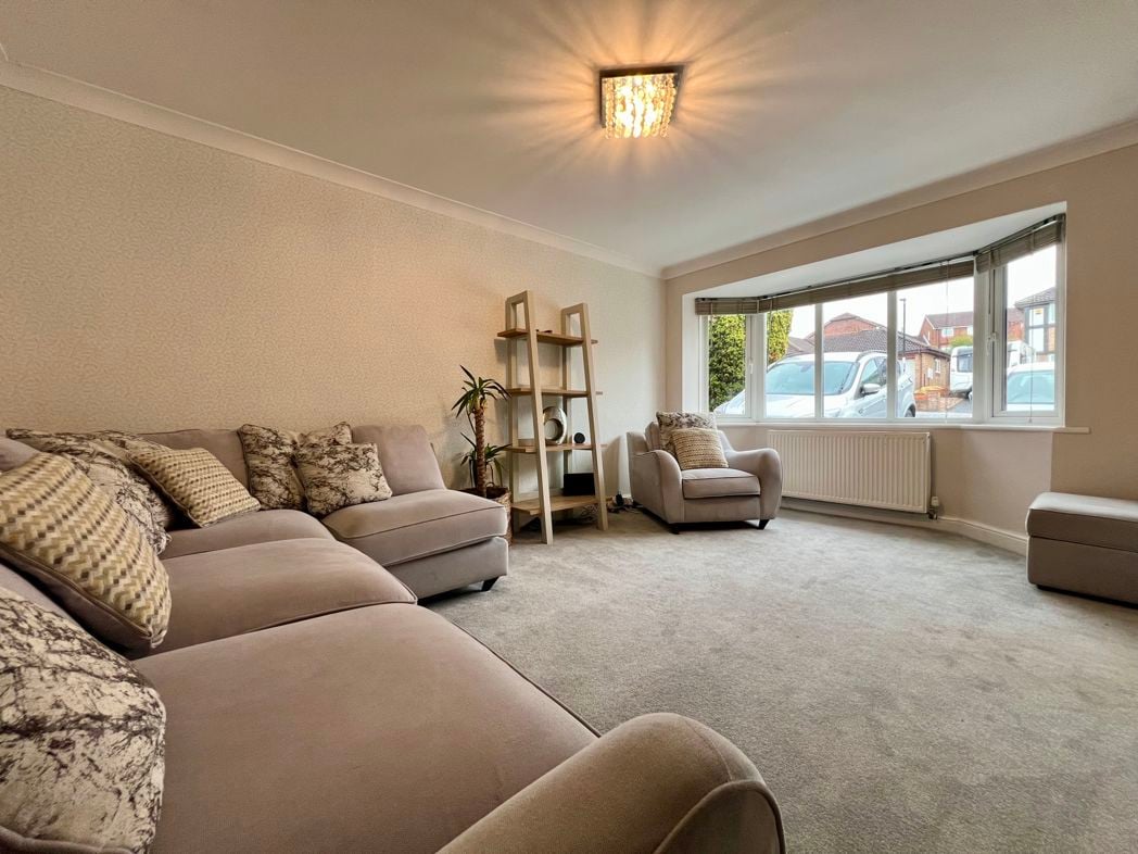 Property image 3 of 32