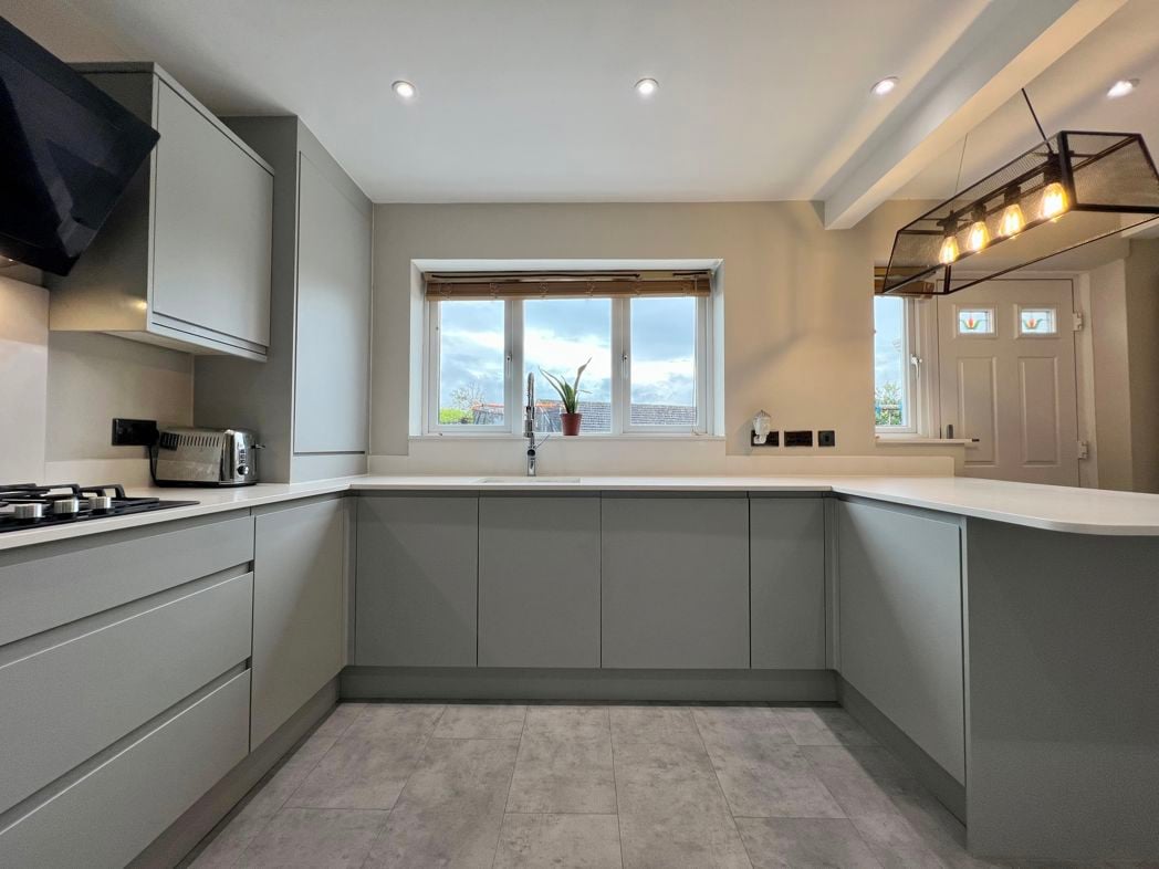 Property image 12 of 32