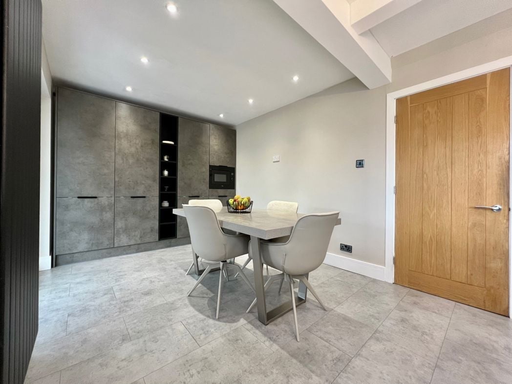 Property image 13 of 32