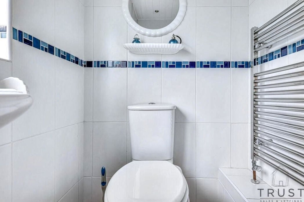 Property image 5 of 32