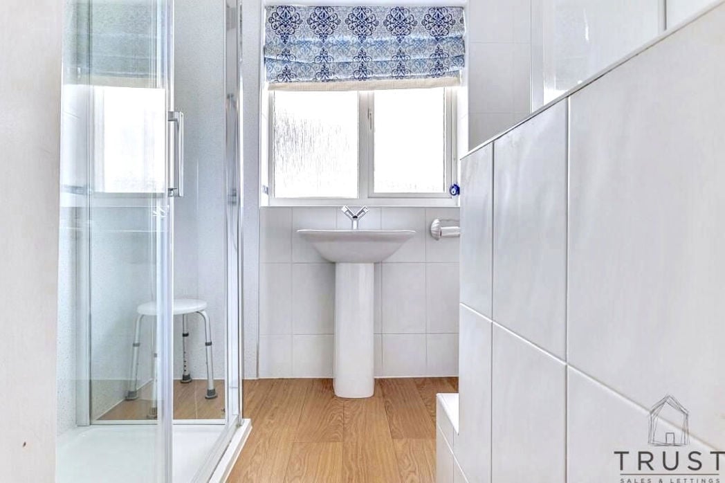 Property image 7 of 32