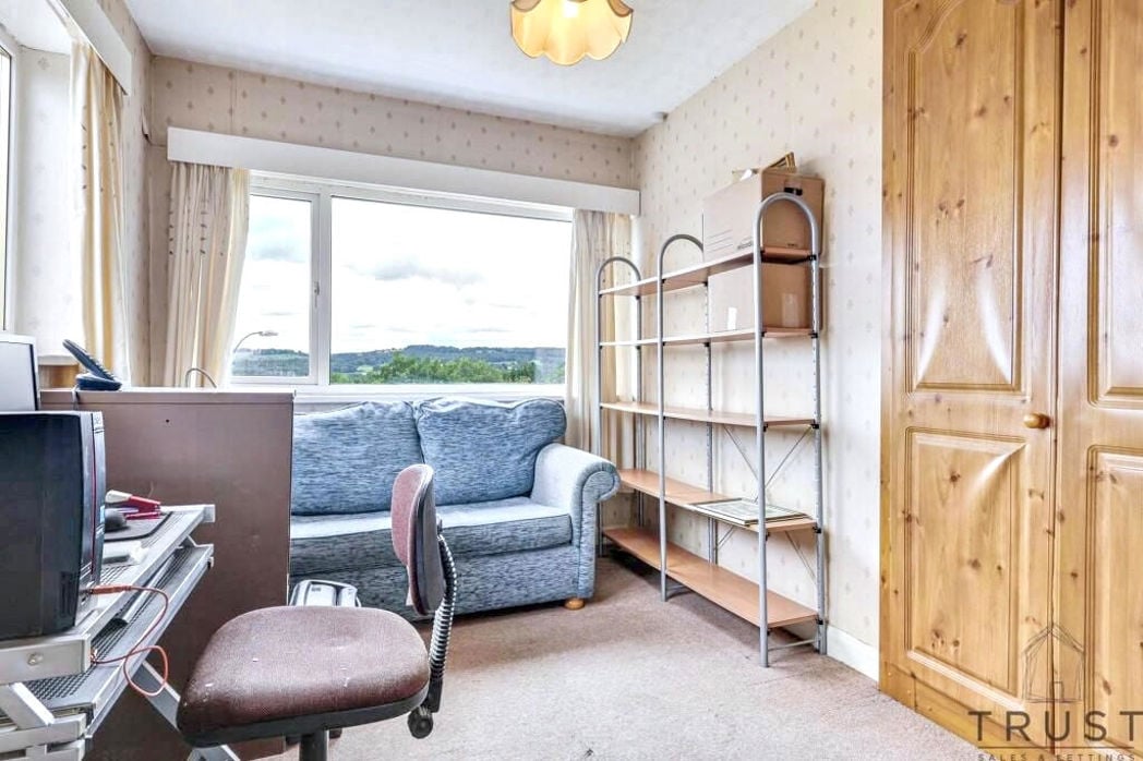 Property image 10 of 32