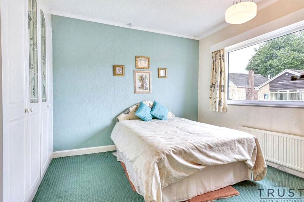 Property image 12 of 32