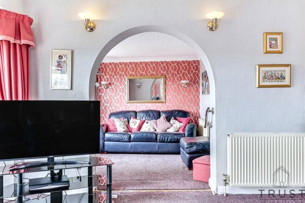 Property image 13 of 32