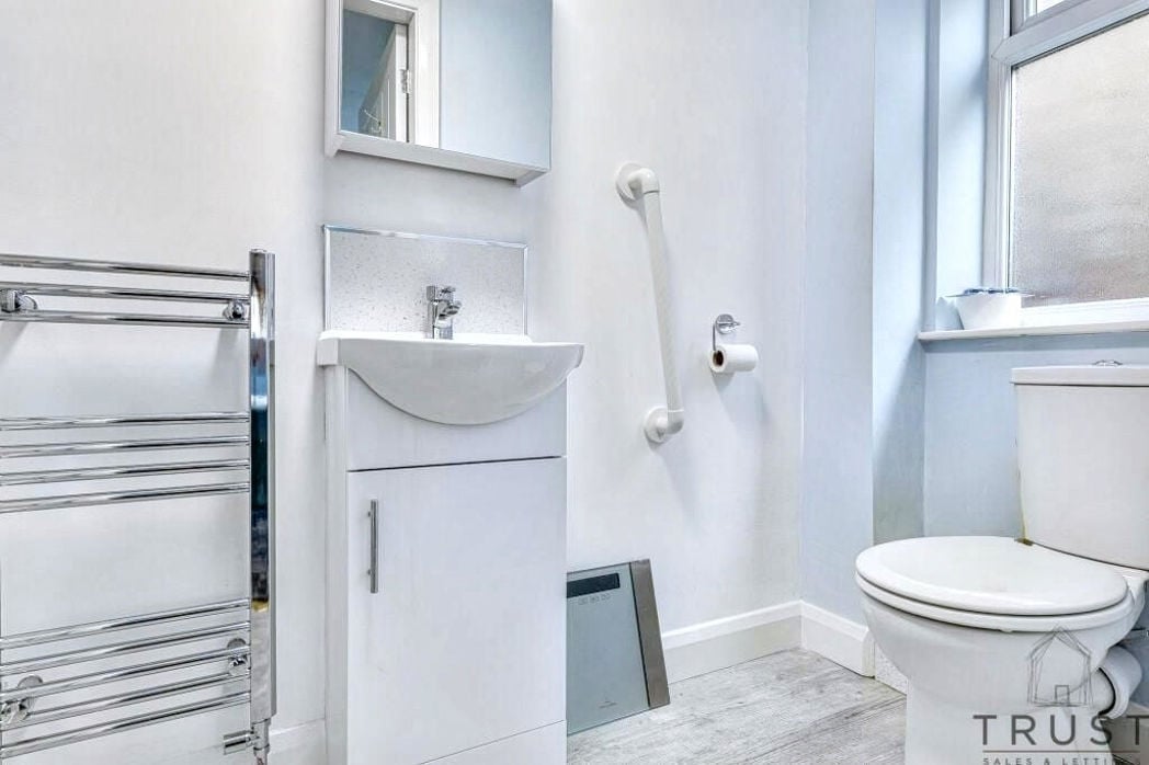 Property image 23 of 32