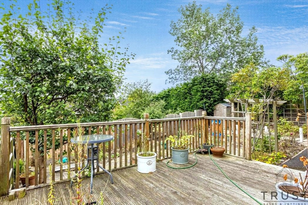 Property image 25 of 32