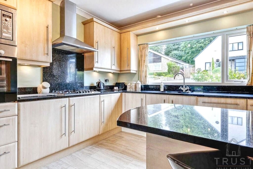 Property image 32 of 32