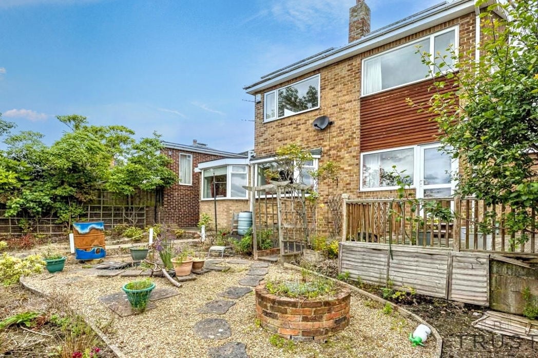 Property image 27 of 32