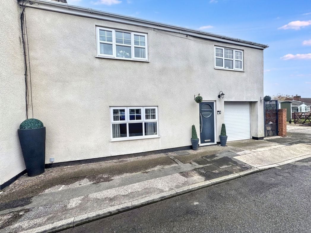 Property image 1 of 32