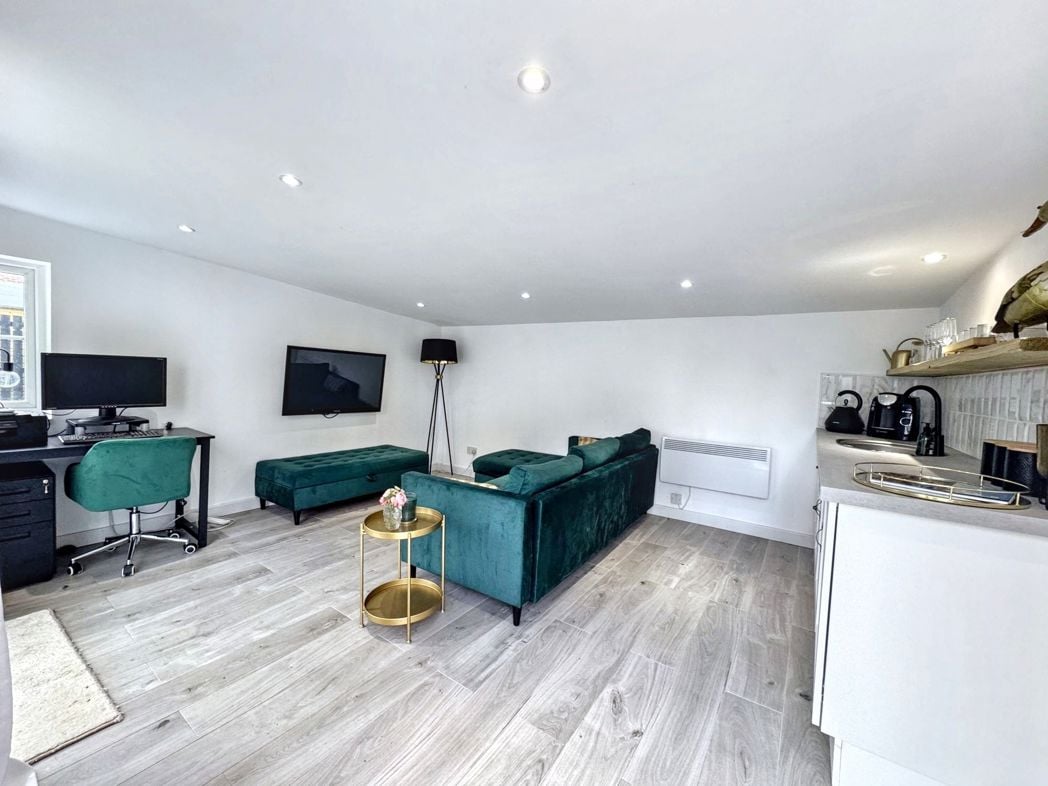 Property image 24 of 32