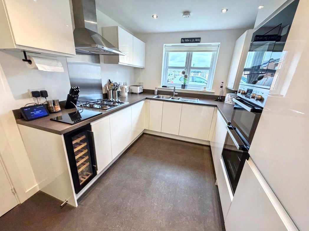 Property image 3 of 20