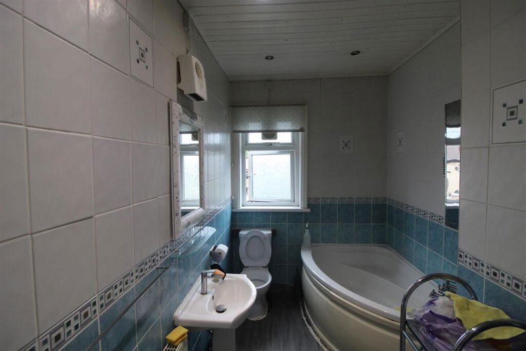 Property image 22 of 33