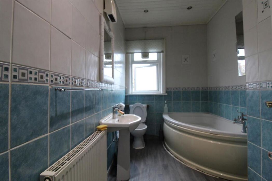 Property image 23 of 33