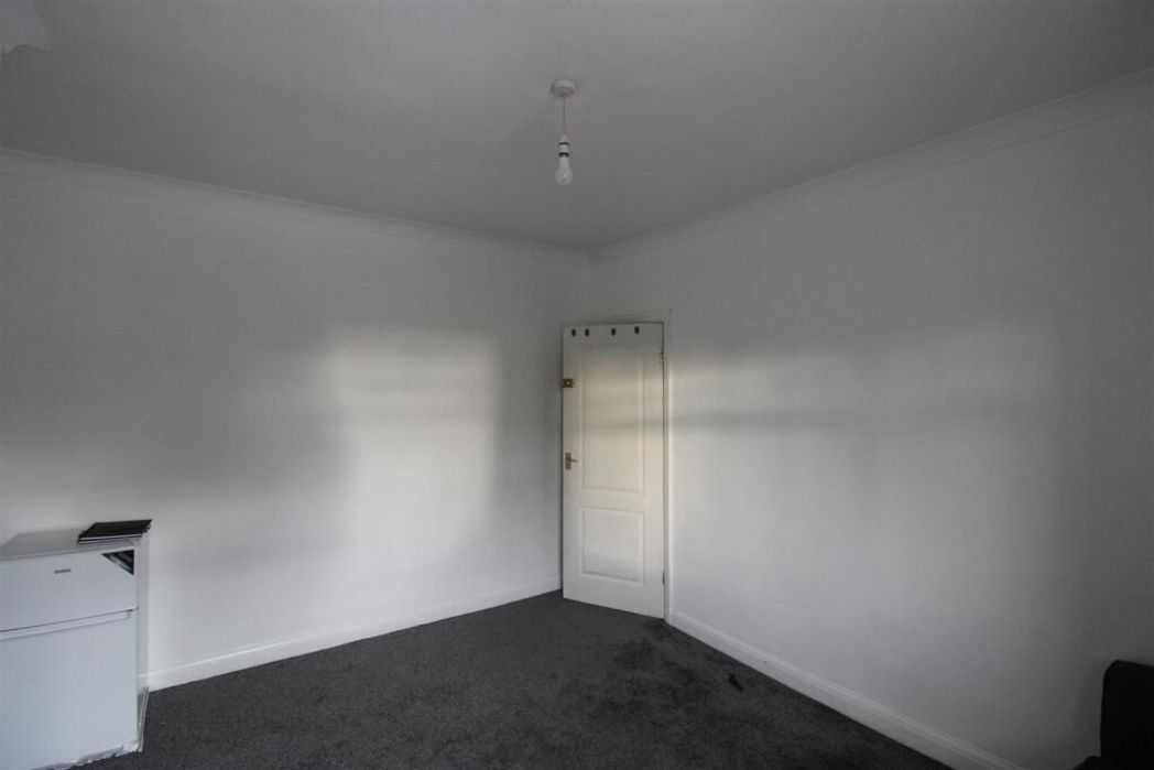 Property image 28 of 33