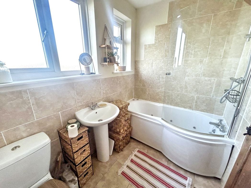 Property image 11 of 15