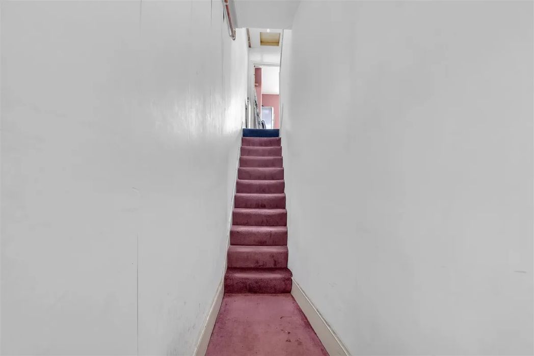 Property image 10 of 11