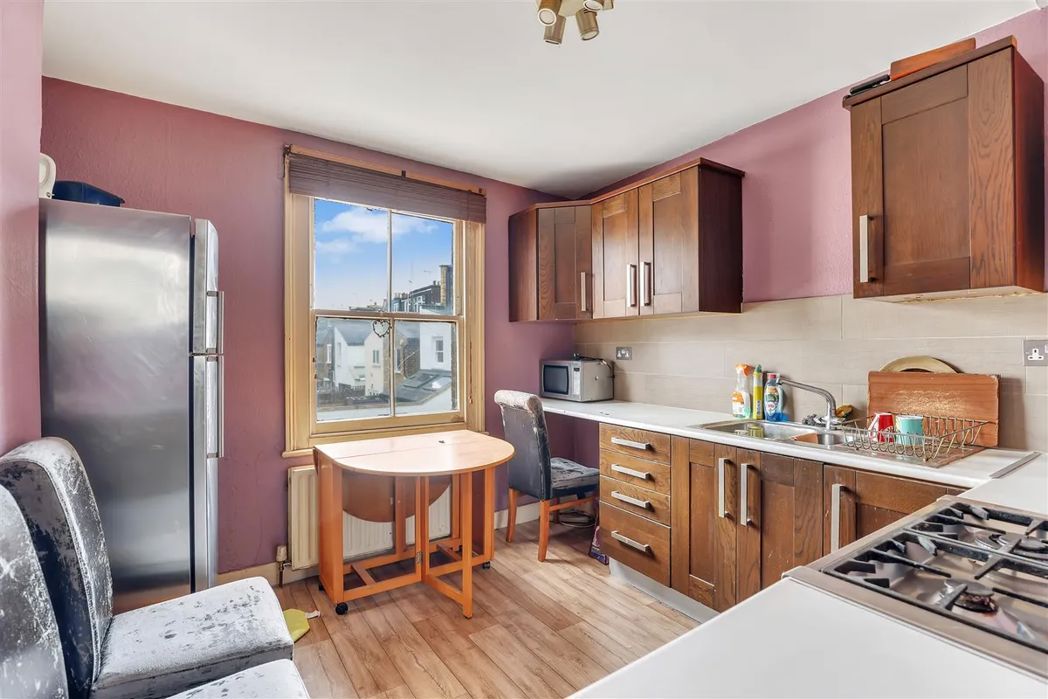 Property image 5 of 11