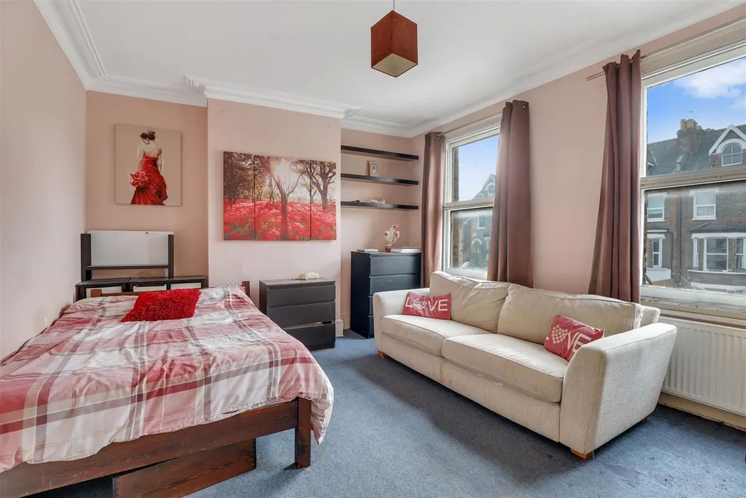 Property image 2 of 11