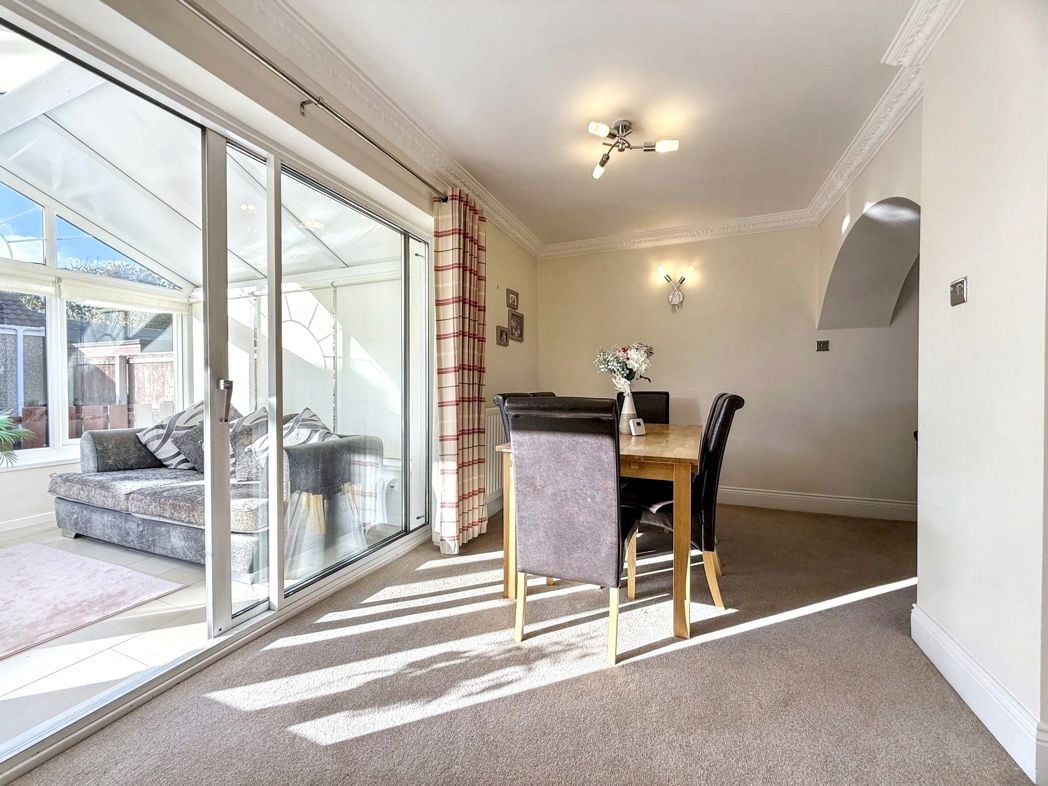 Property image 11 of 27