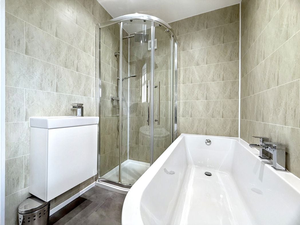 Property image 21 of 27