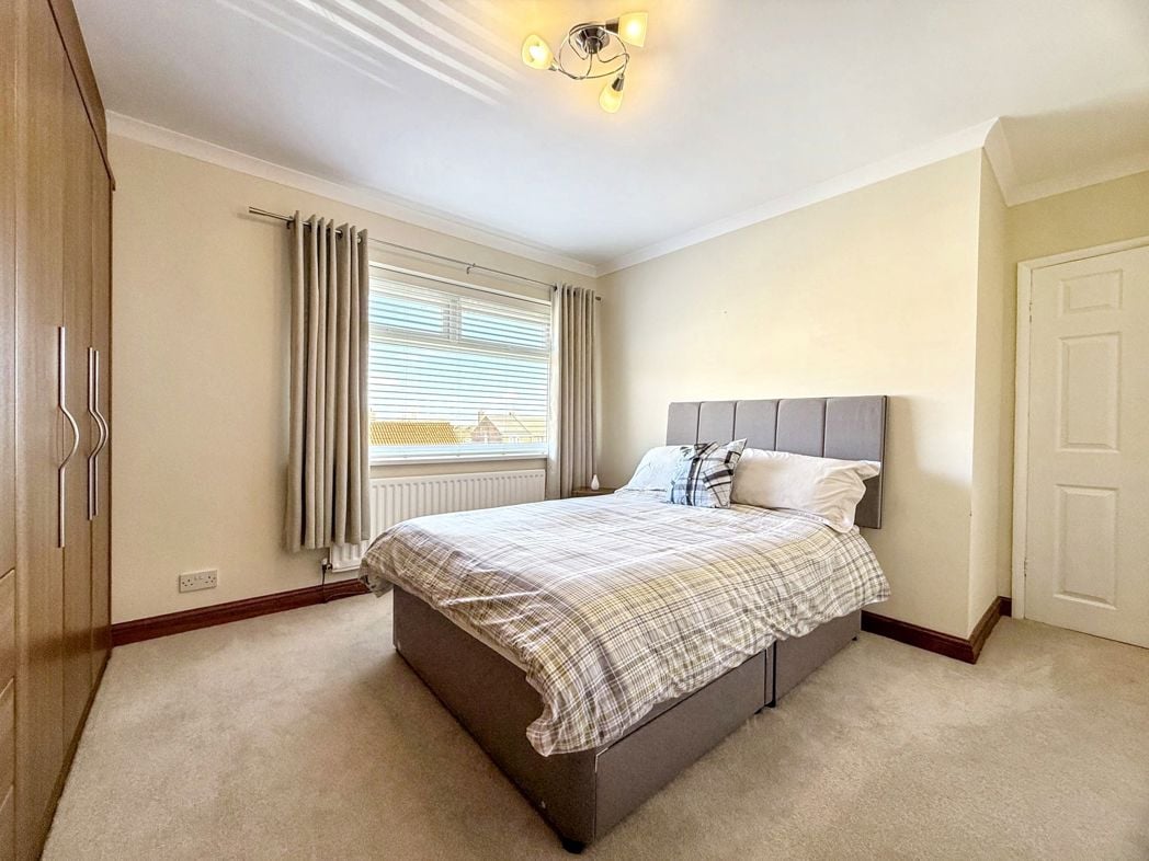 Property image 15 of 27