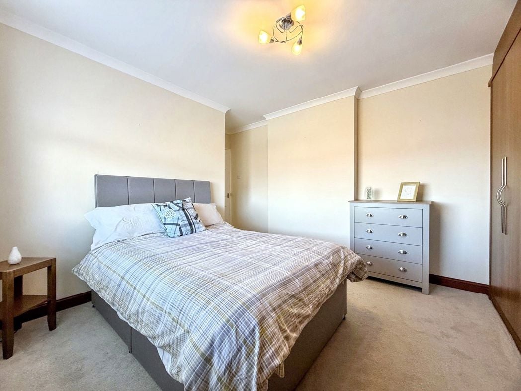 Property image 16 of 27