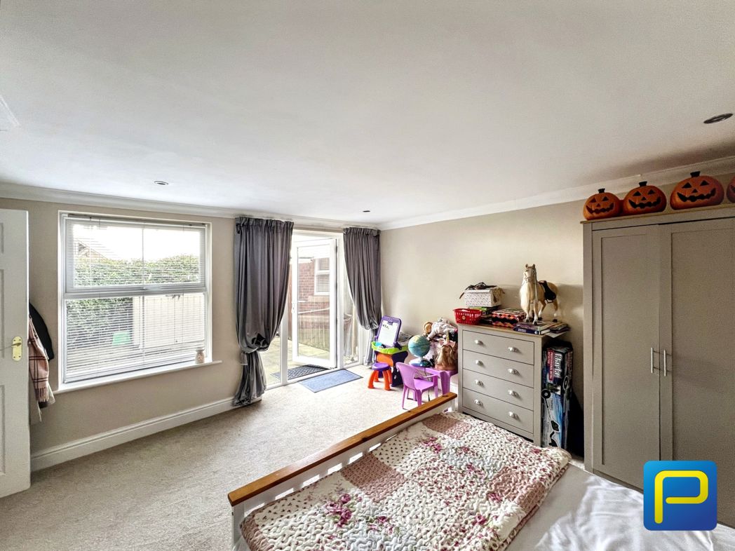 Property image 17 of 32