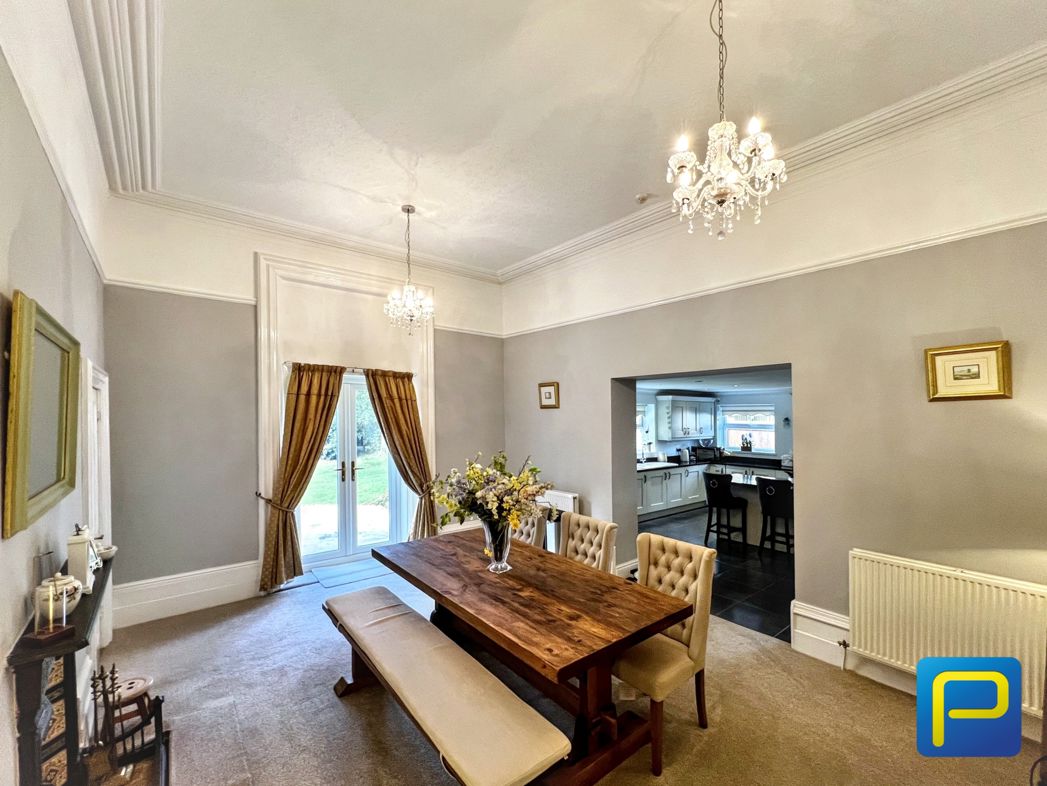 Property image 11 of 32