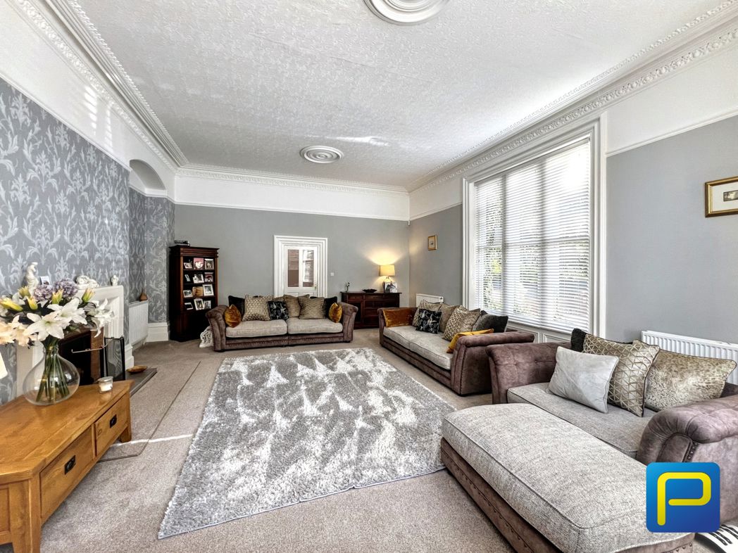 Property image 16 of 32
