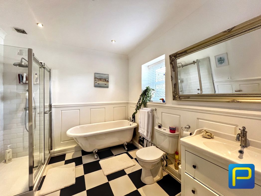 Property image 26 of 32
