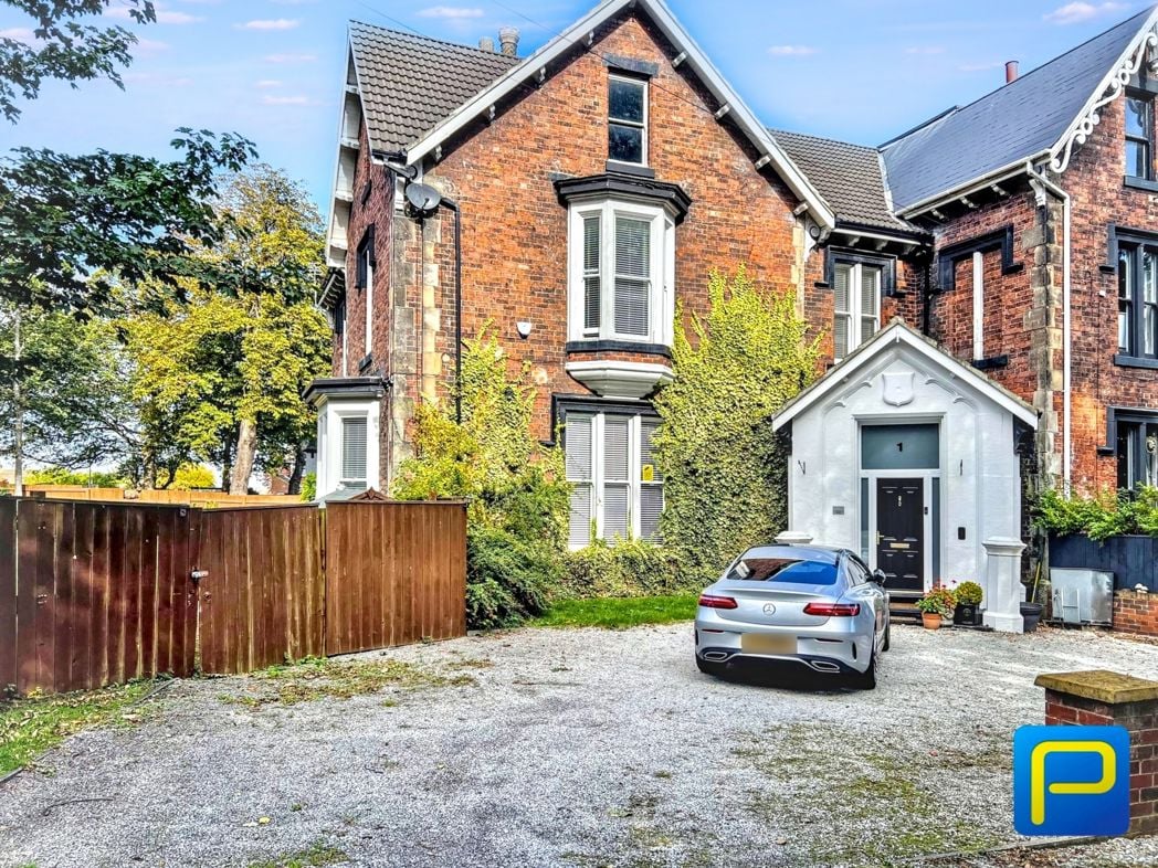 Property image 4 of 32