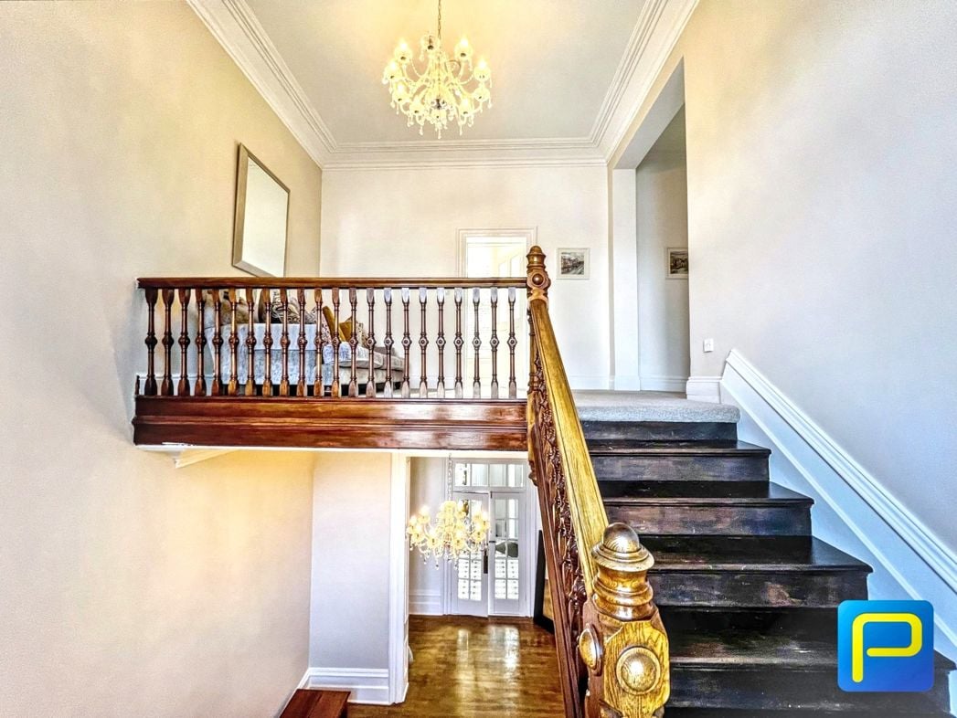 Property image 8 of 32