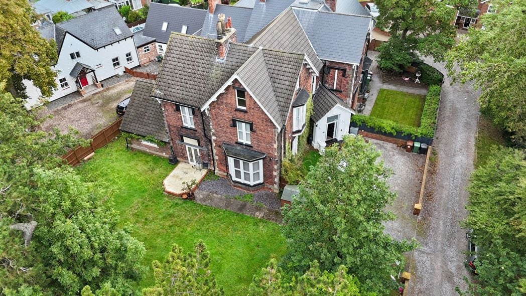 Property image 1 of 32