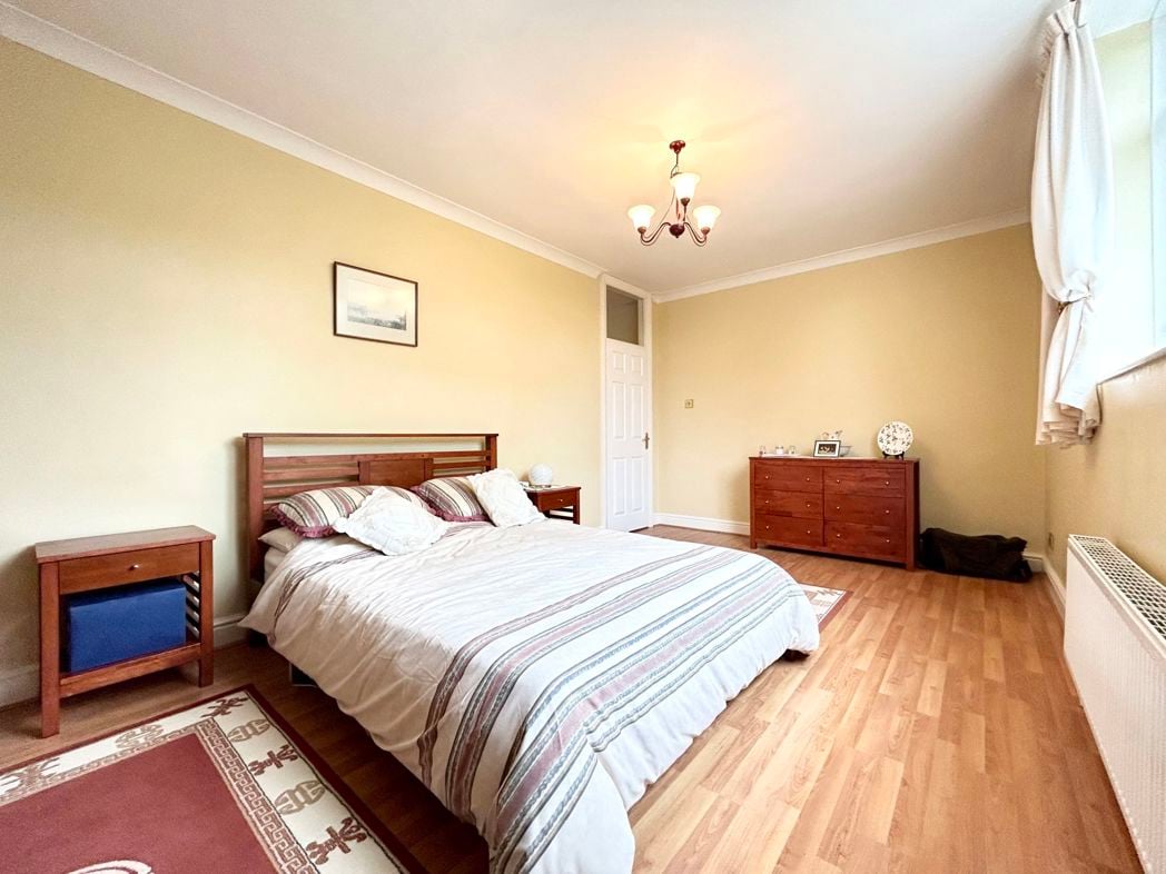 Property image 23 of 35