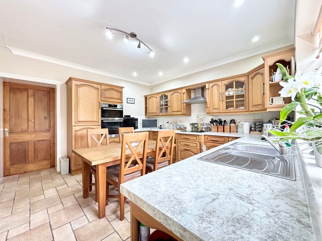 Property image 13 of 35