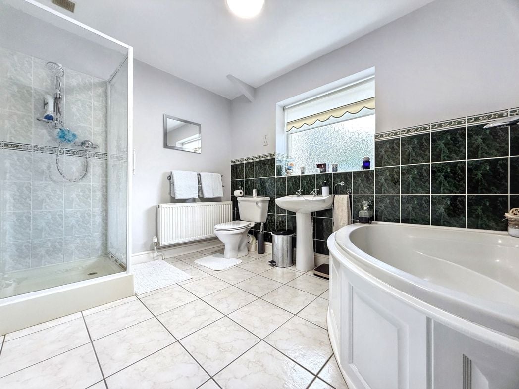 Property image 27 of 35