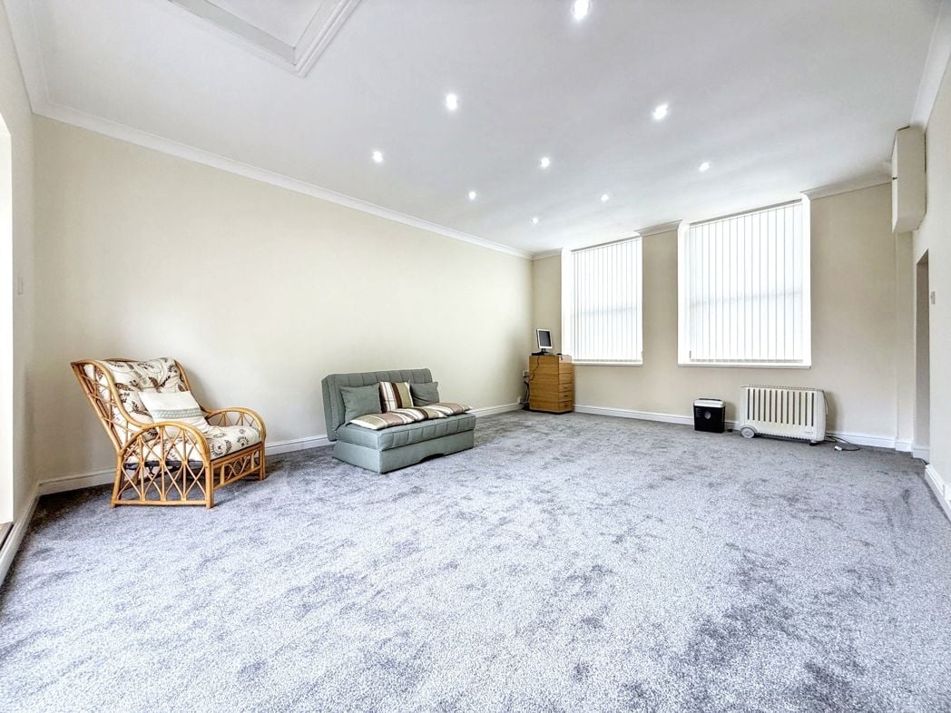 Property image 15 of 35