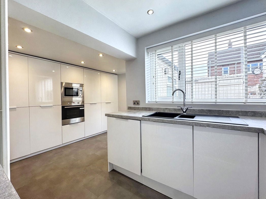 Property image 3 of 21