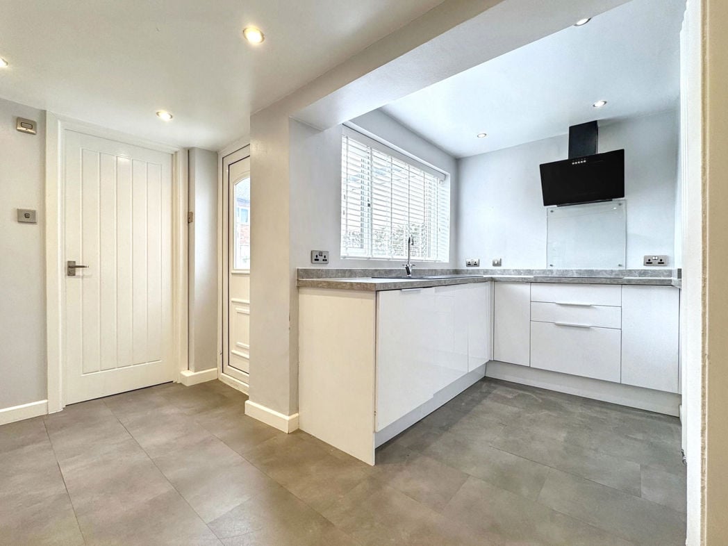 Property image 9 of 21