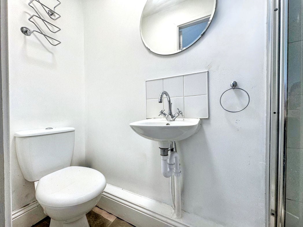 Property image 16 of 21