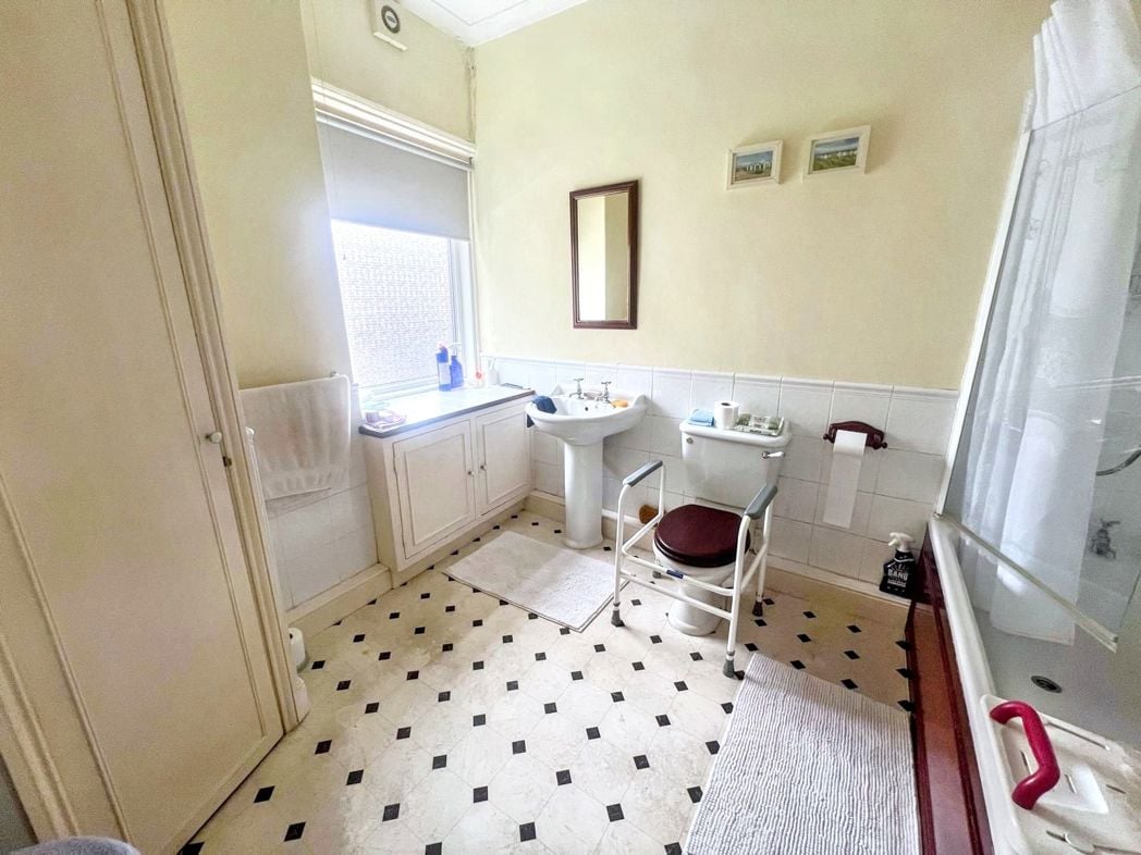 Property image 12 of 14