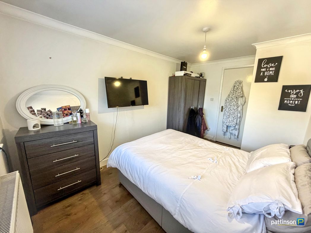 Property image 4 of 15