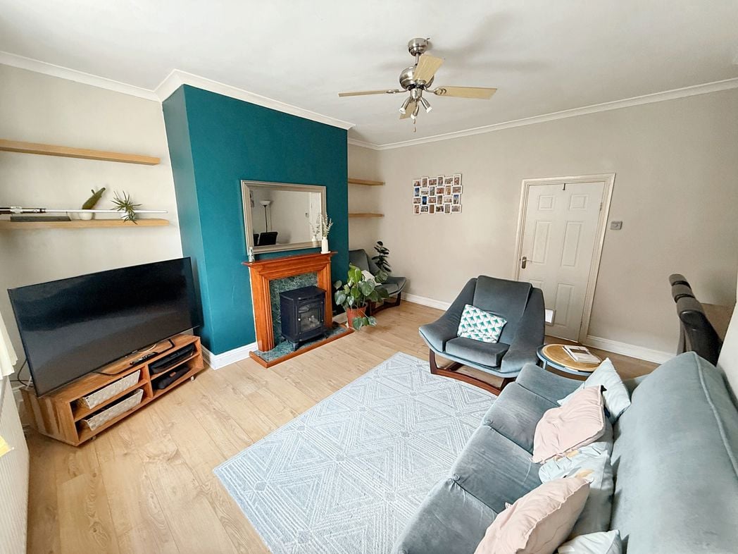 Property image 2 of 9