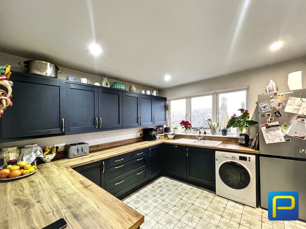 Property image 8 of 22
